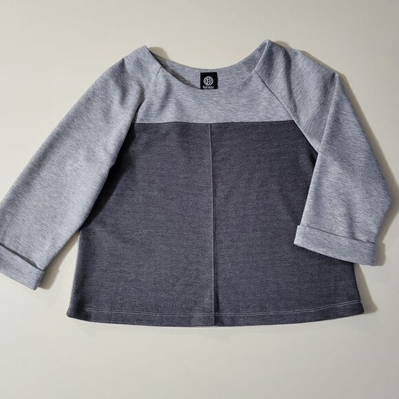 Bobeau Women's Black and Gray Colorblock Pullover Top - Picture 1 of 11